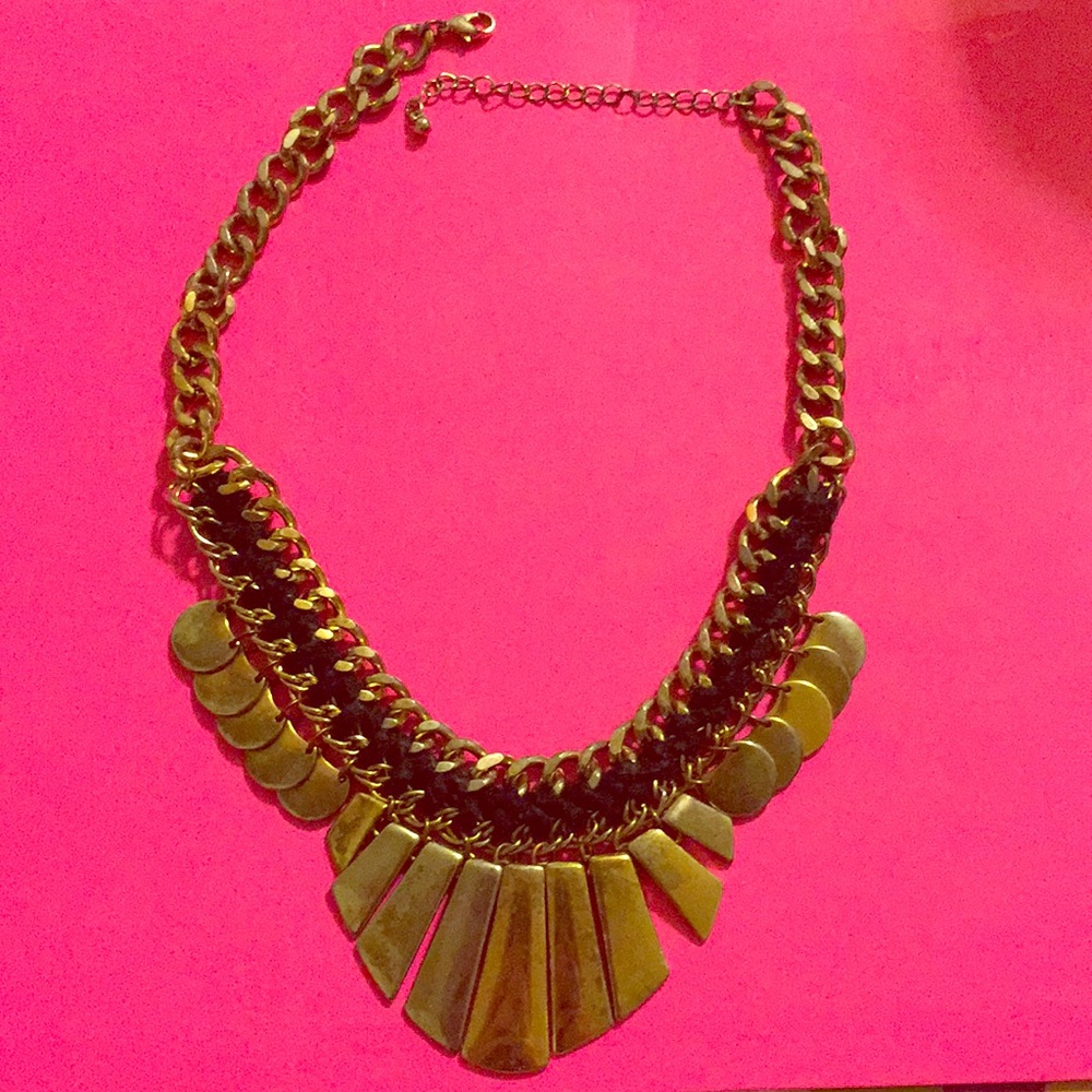 Women's necklace